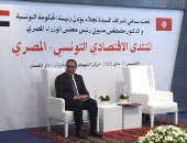 رئيس الوزراء يعود إلى القاهرة بعد زيارة تونس