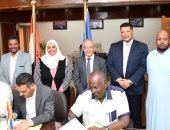 محافظة أسوان توقع بروتوكول تعاون لتفعيل مشغل الحرف اليدوية والتراثية
