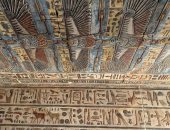 الكشف عن النقوش والصور والألوان الموجودة على أسقف وجدران معبد إسنا لأول مرة