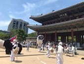 عروض راقصة لطرد الأرواح الشريرة عن المتضررين من كورونا بكوريا الجنوبية
