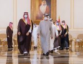 ولى العهد السعودى يقدم العزاء لرئيس الإمارات فى وفاة الشيخ خليفة بن زايد.. صور