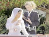 كورتنى كاردشيان تتزوج رسميا من ترافيس باركر.. فيديو وصور