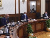 رئيس الوزراء يتابع موقف مشروعات الطرق الجارى تنفيذها والتنسيق بين الجهات المنفذة