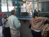 إقبال على حجز رحلات الحج فى نقابة المهندسين بالإسكندرية.. صور