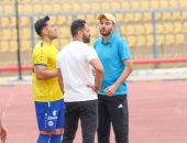 حسنى عبد ربه يجتمع مع كارميلو فى الإسماعيلى قبل مواجهة البنك الأهلى