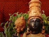 الكوابيس تدفع اللصوص لإعادة تماثيل سرقوها من معبد هندى.. فيديو
