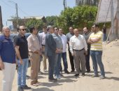 نائب محافظ بنى سويف يتفقد مشروعات "حياة كريمة" وتوريد القمح للصوامع