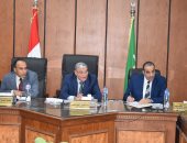 محافظ المنيا يناقش عددا من الملفات الهامة مع أعضاء مجلس النواب