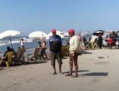 الناس على بلاج رأس البر من الصبح فى العطلة الأسبوعية.. فيديو