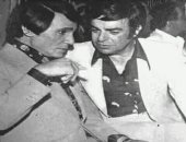 ربطتهما علاقة قوية وتبناه عبد الحليم.. صورة نادرة جمعت سمير صبرى مع العندليب