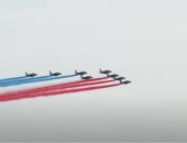 القوات الجوية الفرنسية تحيى توم كروز بـ9 طائرات فى عرض فيلمه "Top Gun: Maverick"