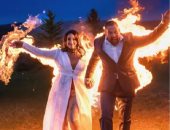 بخدعة سينمائية.. عروسان أمريكيان يشعلان النار بنفسيهما خلال حفل الزفاف