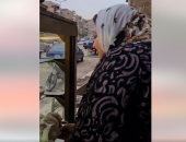 رحلة "دعاء" مع عربية الحلويات.. زلابية وبسبوسة تاكل صوابعك وراها.. فيديو