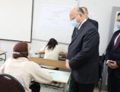 محافظ القاهرة يتفقد امتحانات نهاية العام للشهادة الإعدادية