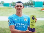 فيل فودين أفضل لاعب شاب فى الدوري الإنجليزي للموسم الثانى على التوالى