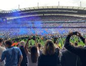 جماهير مانشستر سيتي تقتحم ملعب الاتحاد للاحتفال بلقب الدوري الإنجليزي