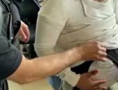 كلب يكشف امرأة تظاهرت بالحمل لتهريب 6 كيلو مخدرات فى البرازيل.. صور وفيديو