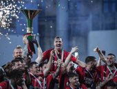 ميلان يحتفل بلقب الدوري الإيطالي بعد غياب 11 عاما