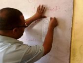 محافظ أسوان يتابع انطلاق امتحانات الدبلومات الفنية لإجمالى 17 ألف طالب