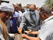 محافظ أسيوط: توريد 116 ألف طن قمح حتى الآن بـ30 شونة وصومعة بالمراكز.. صور