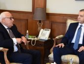 محافظ بورسعيد يستقبل أمين عام وزارة البترول والوفد المرافق لبحث سبل التعاون