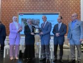 جامعة الزقازيق تتسلم درع تكريم من الهيئة القومية لضمان جودة التعليم والاعتماد