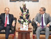 تفاصيل زيارة وزير الاتصالات لمحافظة الفيوم لمتابعة التحول الرقمى.. صور 