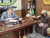 محافظ المنوفية يلتقى عددا من المواطنين ويوجه بإجراءات عاجلة لحل شكاواهم.. صور