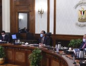 رئيس الوزراء يتابع الموقف التنفيذي لمشروع التأمين الصحي الشامل.. صور