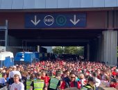 ليفربول ضد الريال.. مجموعة من جماهير الريدز تحاول اقتحام الملعب دون تذاكر