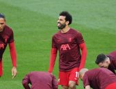 ليفربول ضد الريال.. شاهد إحماء محمد صلاح ولاعبى ليفربول قبل نهائي دوري الأبطال