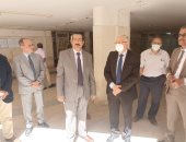 نائب رئيس جامعة حلوان يتفقد لجان امتحانات نهاية العام.. صور