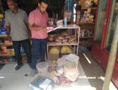 إعدام مواد غذائية مغشوشة وغلق 5 منشآت فى حملة بأسوان