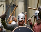 مهرجان " Jorvik Viking Festival " الحضور بملابس المحاربين القدماء .. صور
