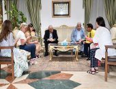 محافظ جنوب سيناء يلتقى وفدًا إعلاميًا روسيًا ويستعرض المقاصد السياحية