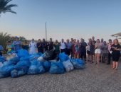 "شواطئ خالية من البلاستيك".. حملة نظافة لشاطئ البحر الأحمر بمشاركة ألمان