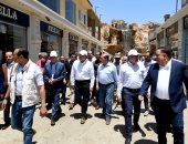 رئيس الوزراء يتفقد أعمال تطوير السوق التجارى القديم بشرم الشيخ