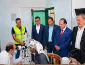 حياة كريمة.. قوافل جامعة طنطا تعالج 577 حالة وتجرى 6 عمليات جراحية بمطروح