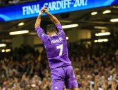 ريال مدريد يغازل كريستيانو رونالدو بصورة من احتفاله الشهير بقميص الملكي