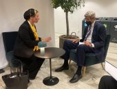 وزيرة البيئة لـ"جون كيرى": مستمرون فى خطط مصر نحو التحول الأخضر