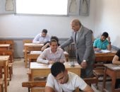 رئيس جامعة الأزهر يتفقد امتحانات الشهادة الثانوية الأزهرية.. صور