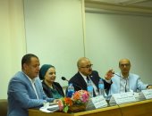 رئيس جامعة أسيوط يعقد اجتماعا طارئا مع أطباء معهد الأورام.. اعرف التفاصيل