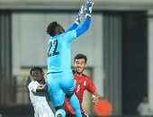 كلاكيت تانى مرة.. حارس غينيا يمنع مرموش من تسجيل أول أهداف منتخب مصر.. فيديو