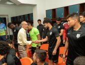 فييرا يزور مران إنبى بصحبة رئيس النادى ويعقد جلسة مع اللاعبين.. صور