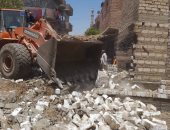 محافظ المنيا: إزالة 9 حالات تعدٍ بالبناء المخالف على الأرض الزراعية.. صور