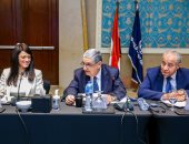 وزراء يستعرضون الخطط التنموية خلال اجتماع المديرين التنفيذيين للبنك الدولى