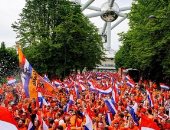 جماهير هولندا تغزو شوارع ويلز قبل مواجهة الفريقين فى دورى الأمم الأوروبية