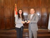 رئيس جامعة الإسكندرية يستقبل وفد هيئة الفولبرايت الأمريكية