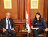 رانيا المشاط تبحث مع شركة لوريال مصر التعاون في مجال تمكين المرأة واستعدادات قمة المناخ