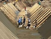 حياة كريمة بأسوان.. 65% نسبة تنفيذ المشروع القومى لتأهيل وتبطين الترع.. صور